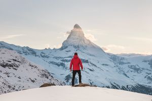 How Great Leaders Grow By Standing On the Shoulders of Giants